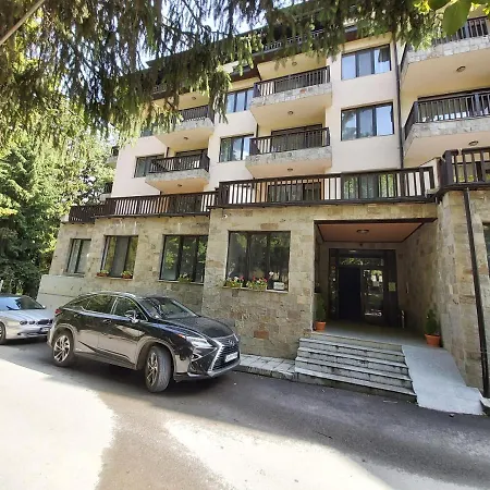 Krasi アパート ヴェリングラード